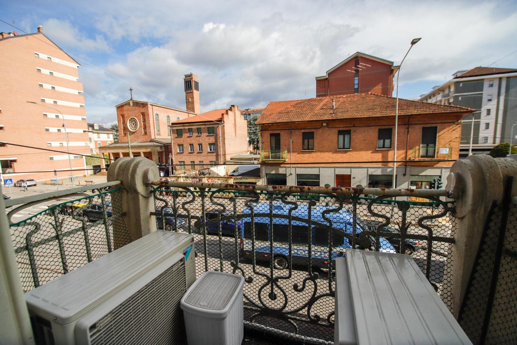 Appartamento Casa Nizza - Metro Lingotto Fiere - Inalpi Arena トリノ エクステリア 写真